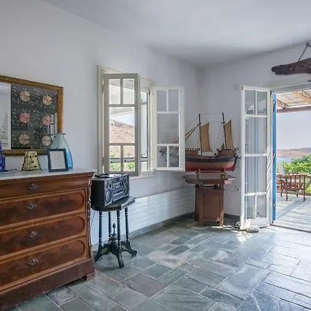 Cyrene Villa *